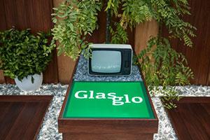 Glasglo display with CRT screen